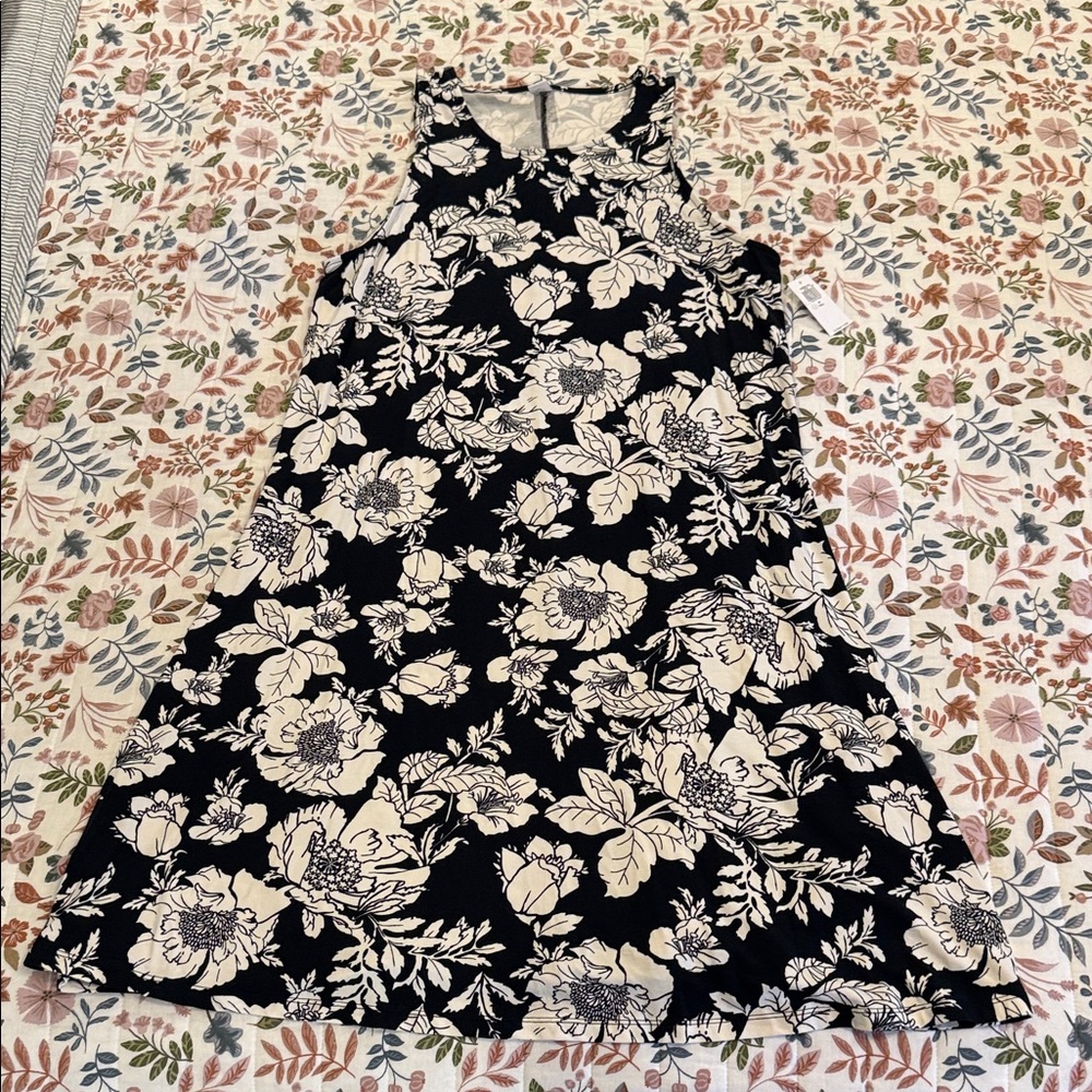 Old Navy Black and White Floral Dress